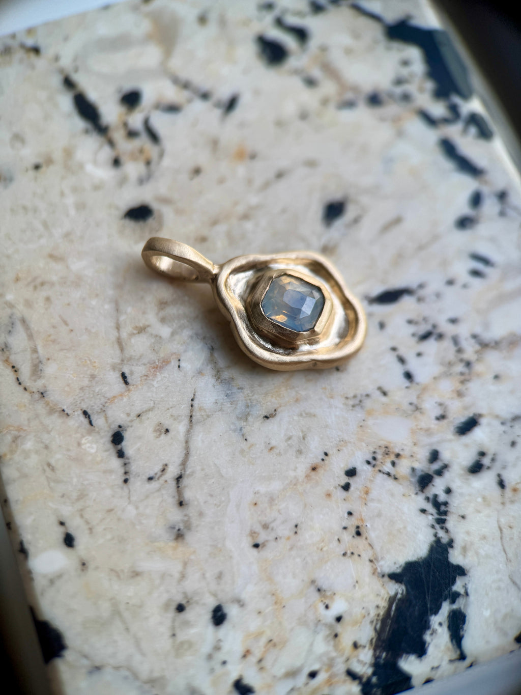 Cloud pendant