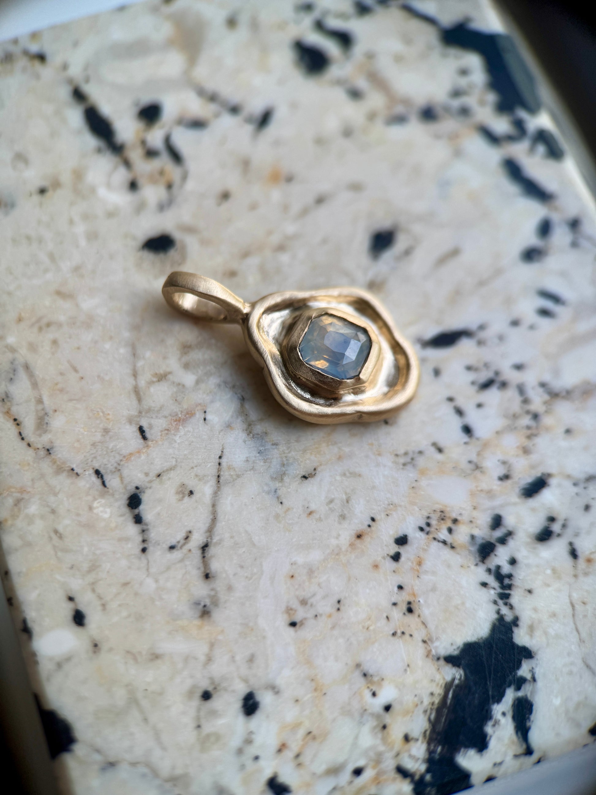Cloud pendant