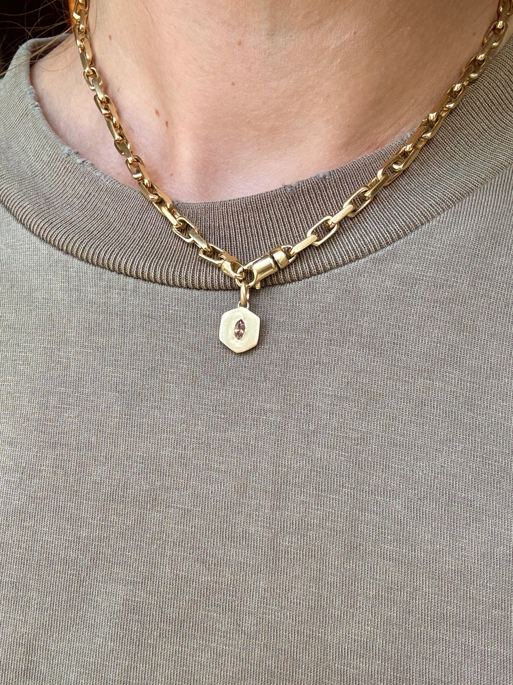 Eden pendant: Montana marquise