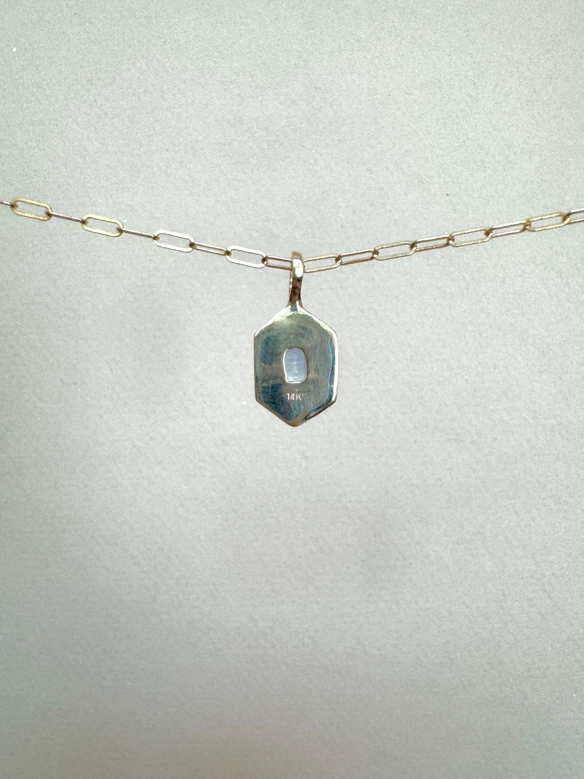 Sorelle charm - Mellis Fine