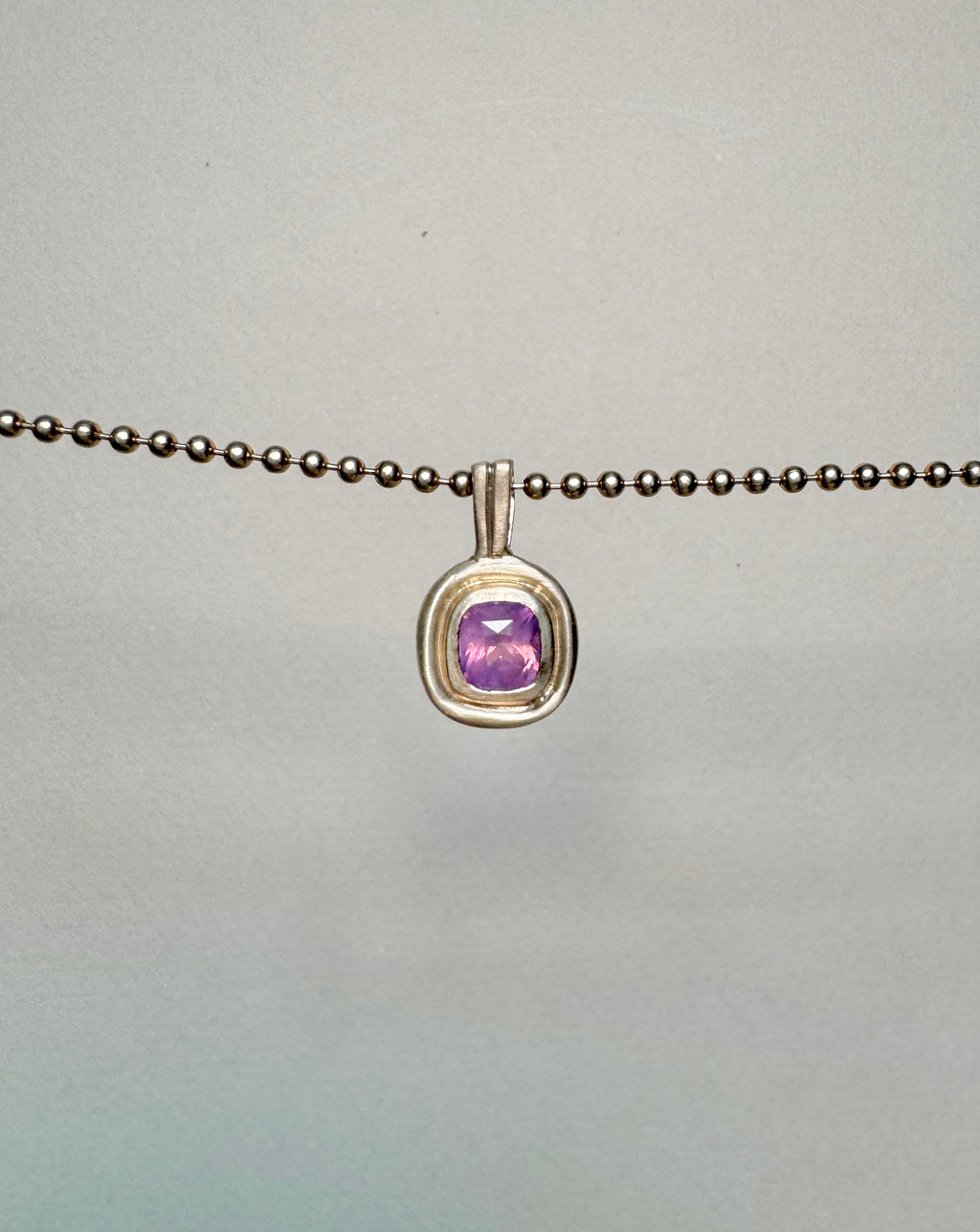 Eterna pendant: cushion sapphire