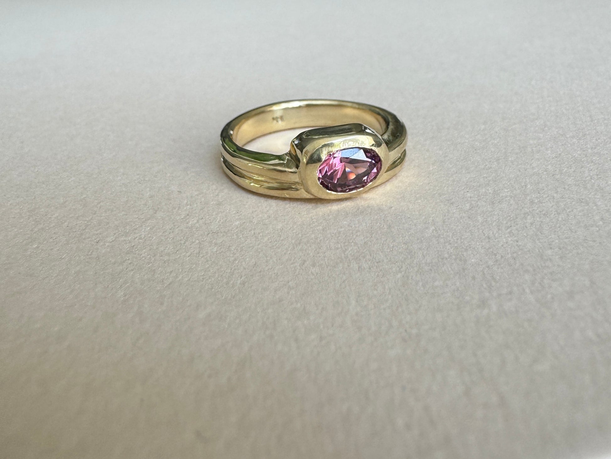 Eterna offset ring - Mellis Fine