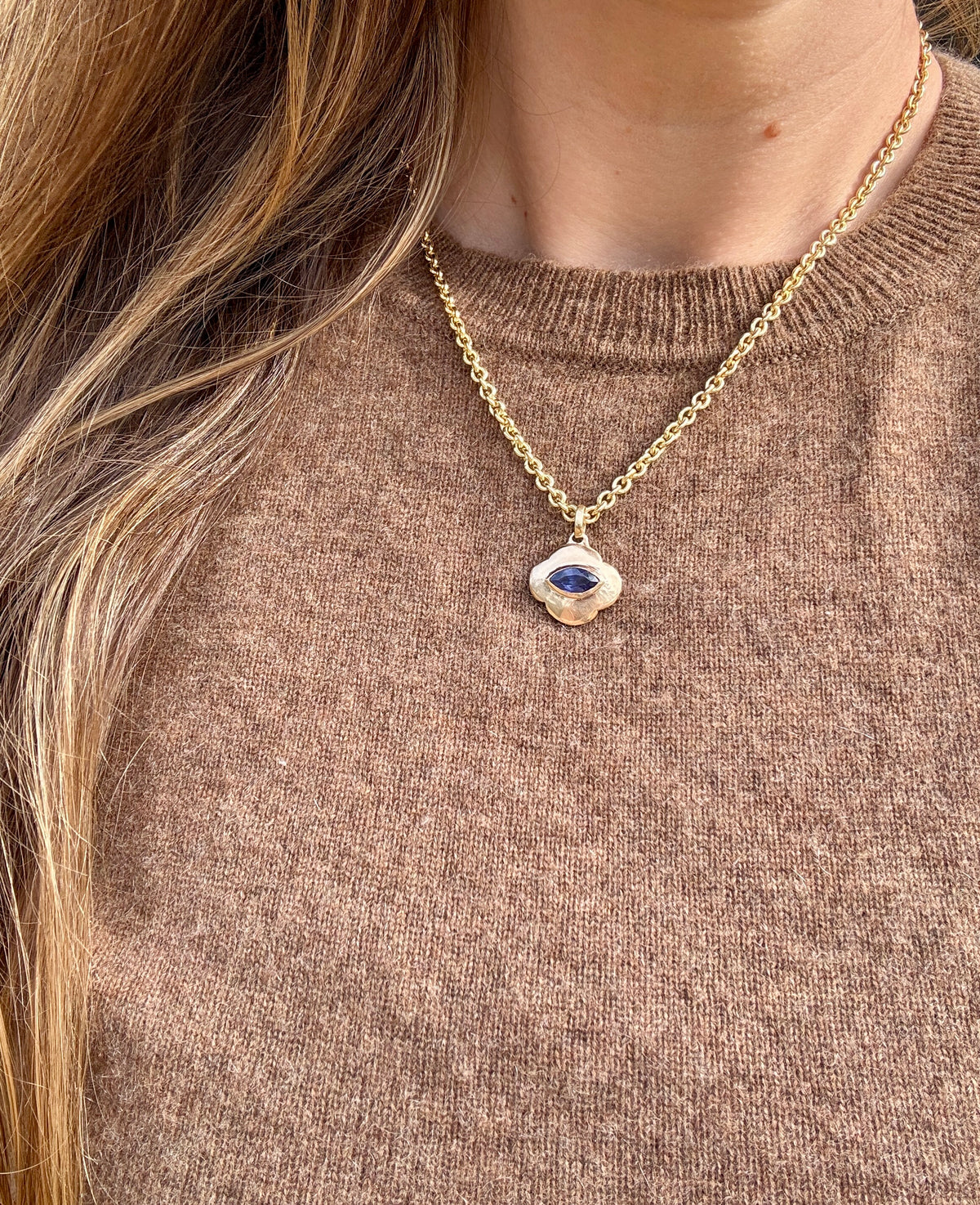 Watchful cloud pendant: blue sapphire