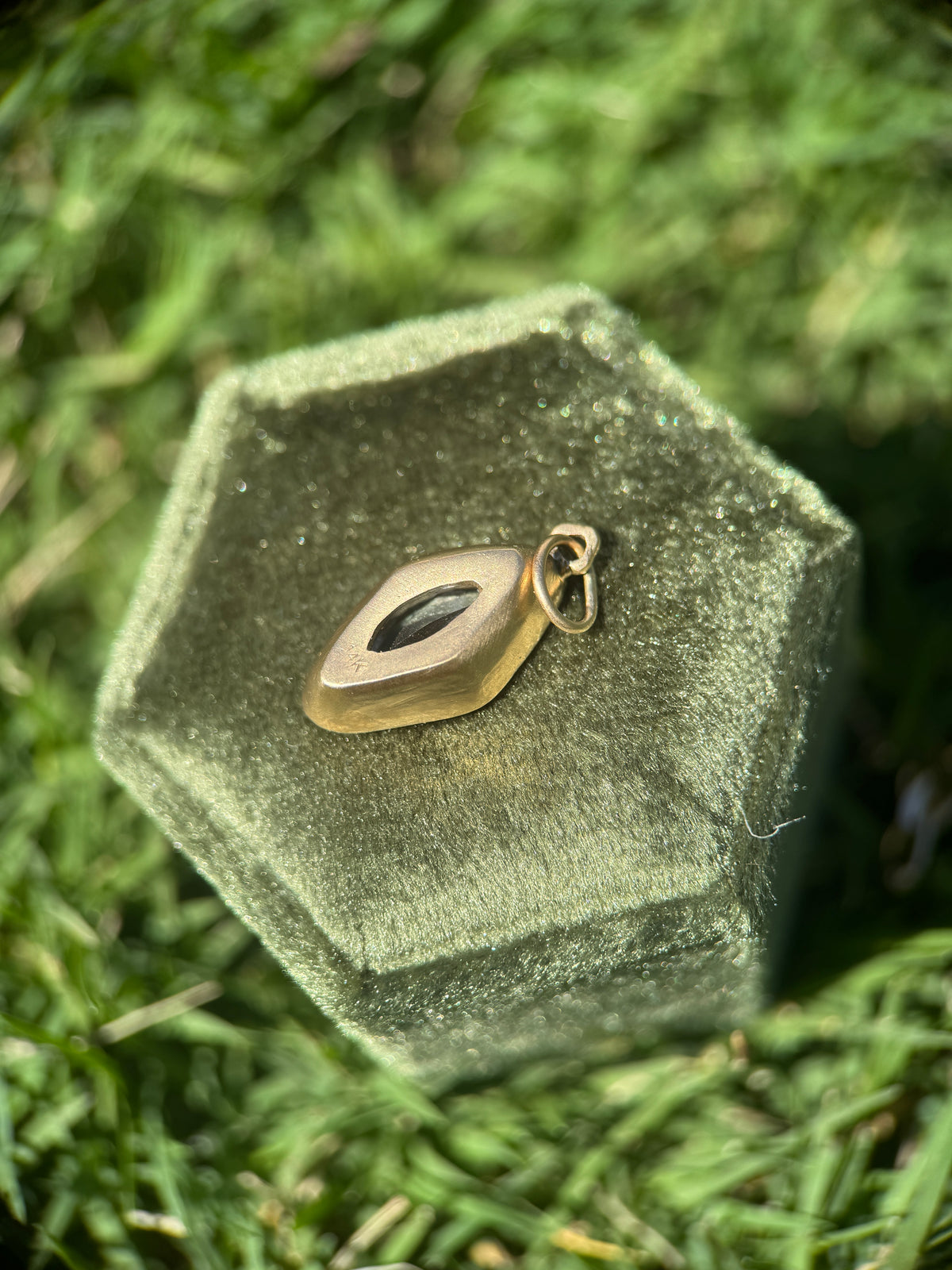 Marquise sapphire latera pendant