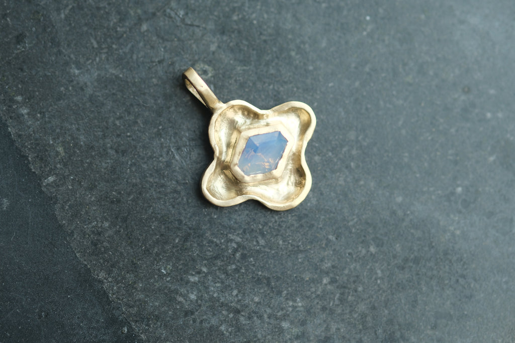Cloud pendant: blue sapphire