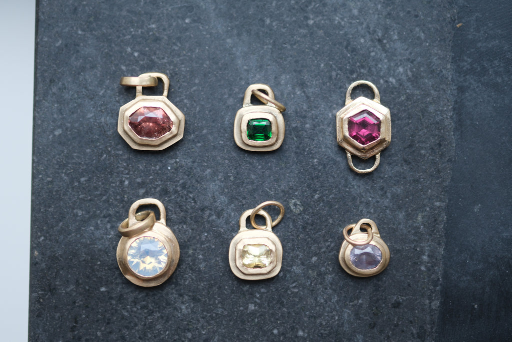 Opalescent silver sapphire lock
