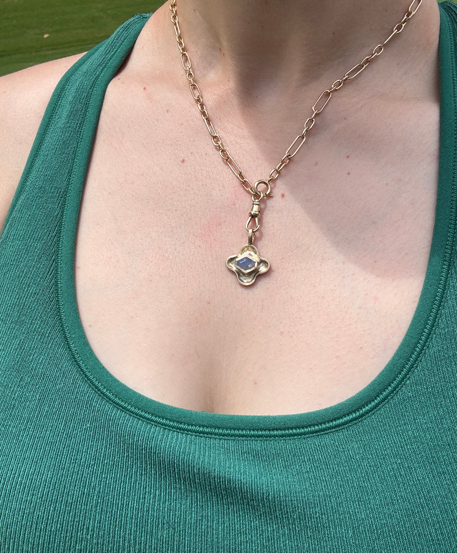 Cloud pendant: blue sapphire