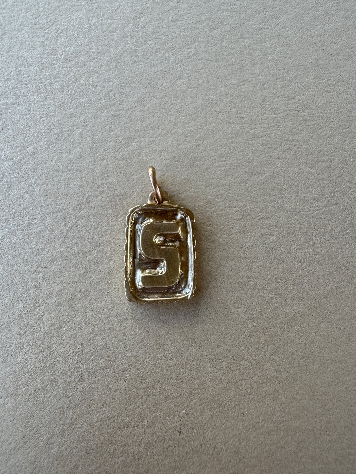 Initial pendant