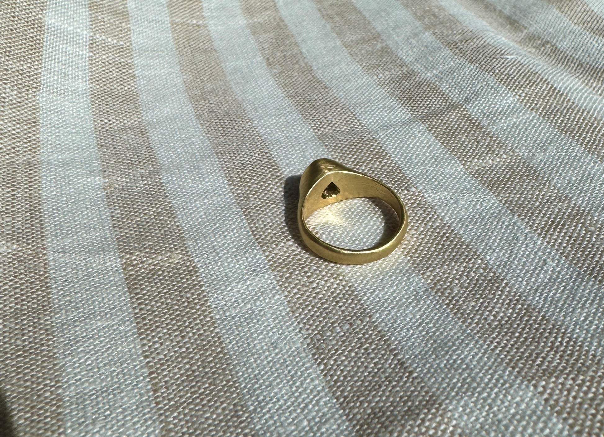 Solis pinky ring