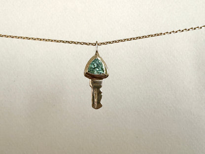 Key pendant: teal sapphire