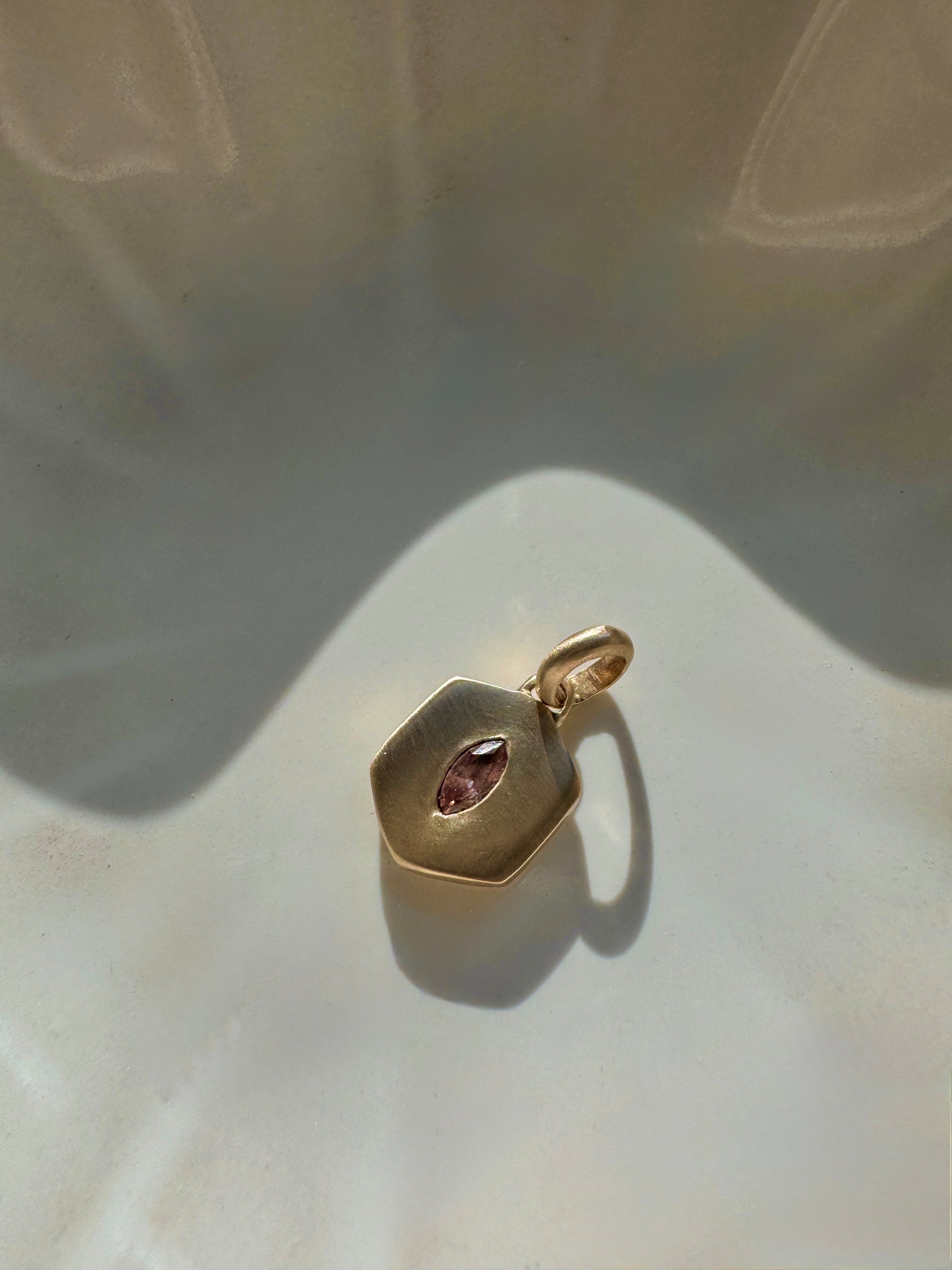 Eden pendant: Montana marquise