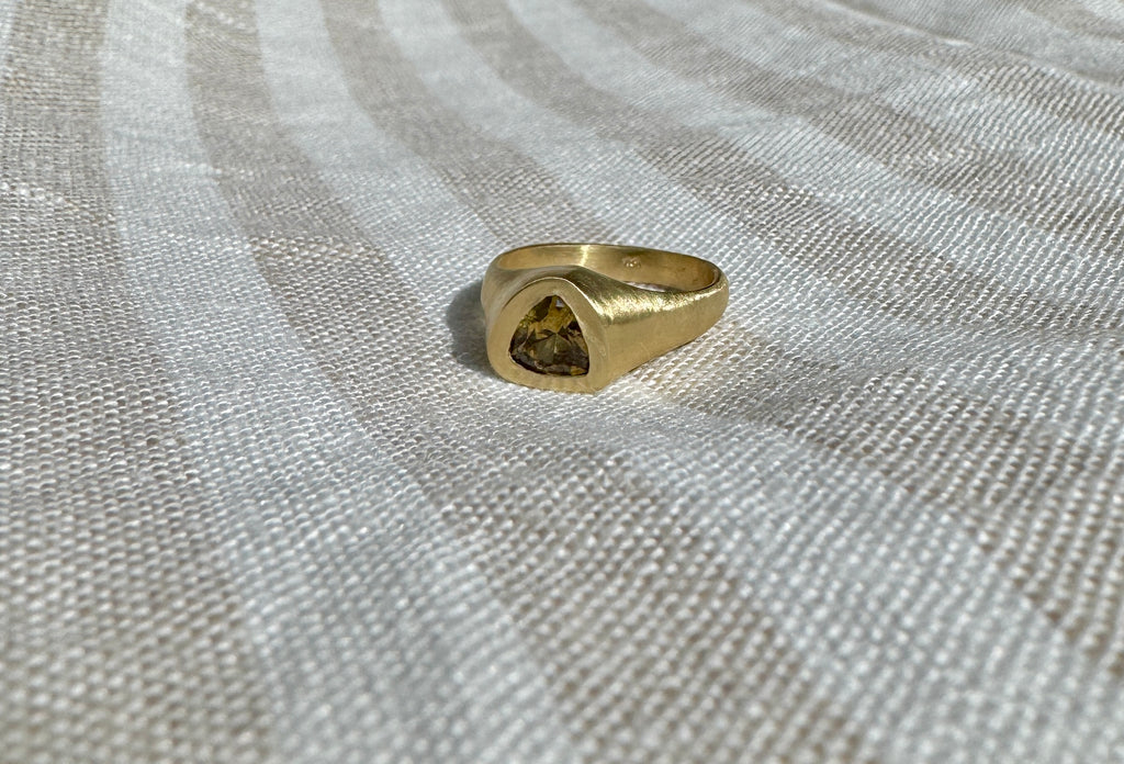 Solis pinky ring