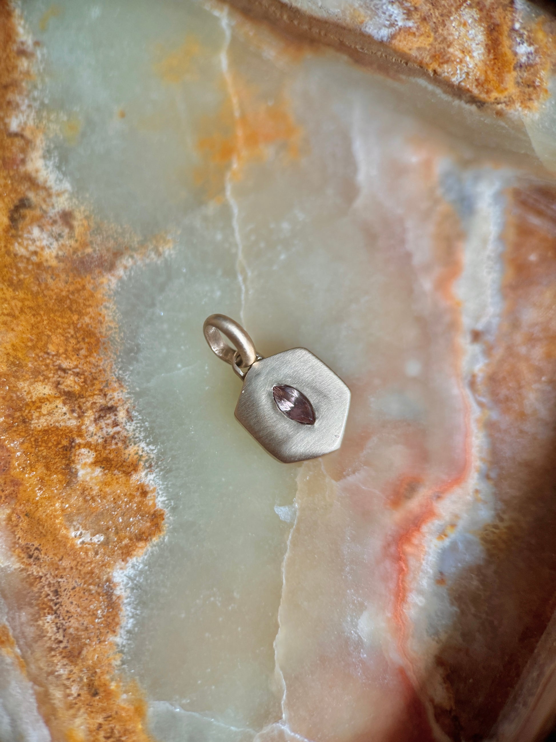 Eden pendant: Montana marquise