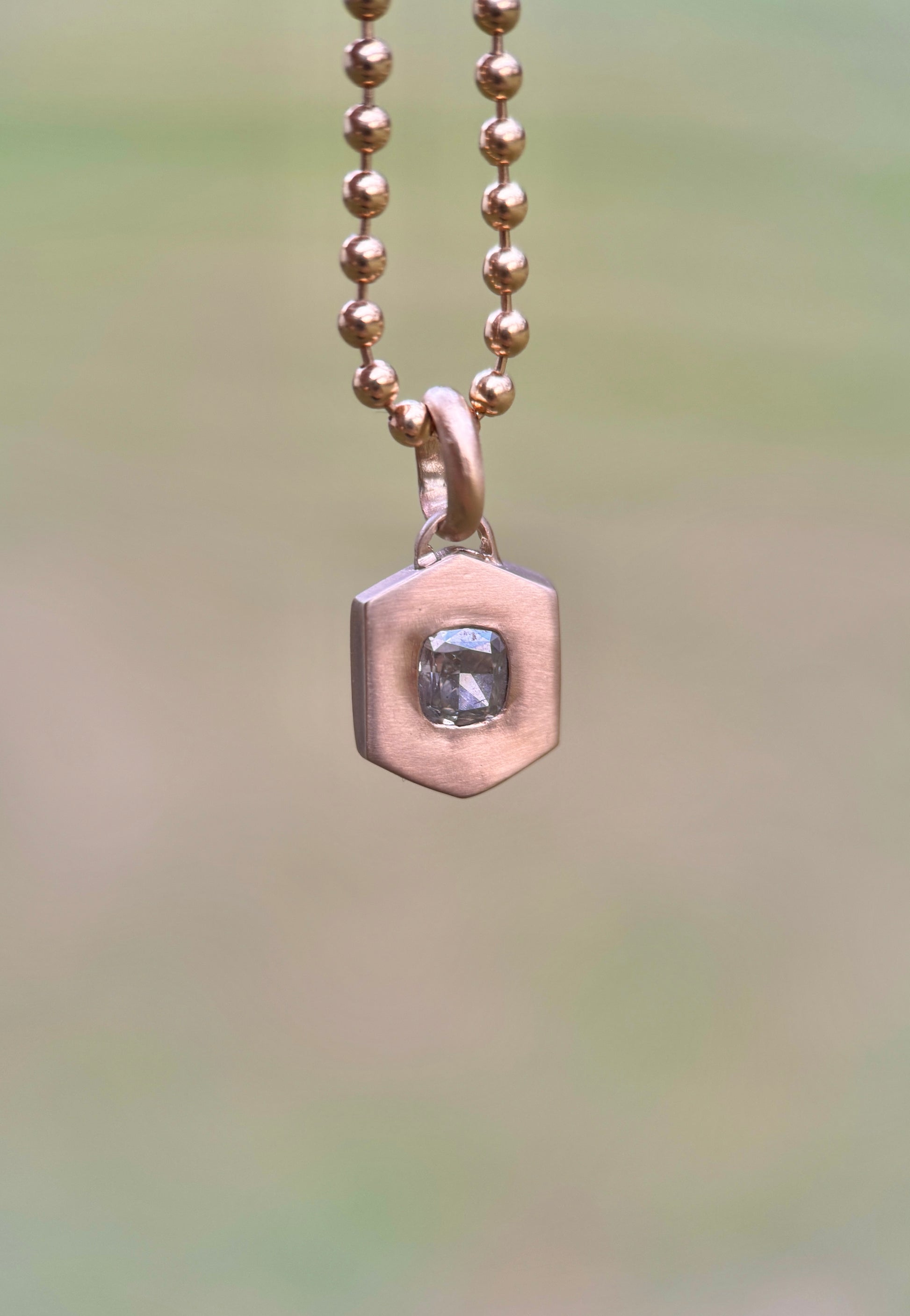 Eden pendant: Grey Diamond
