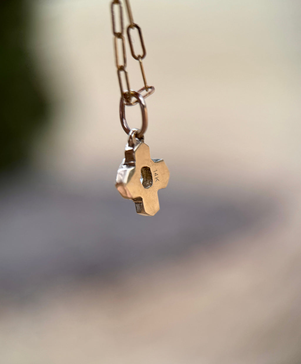 Petra pendant: diamond