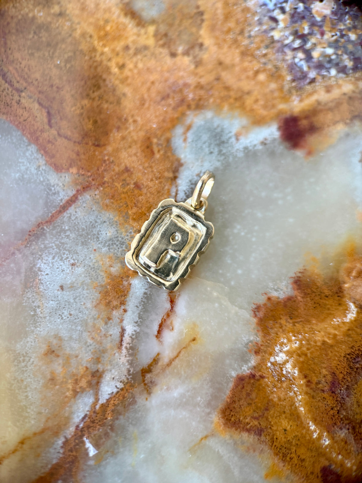 Initial pendant