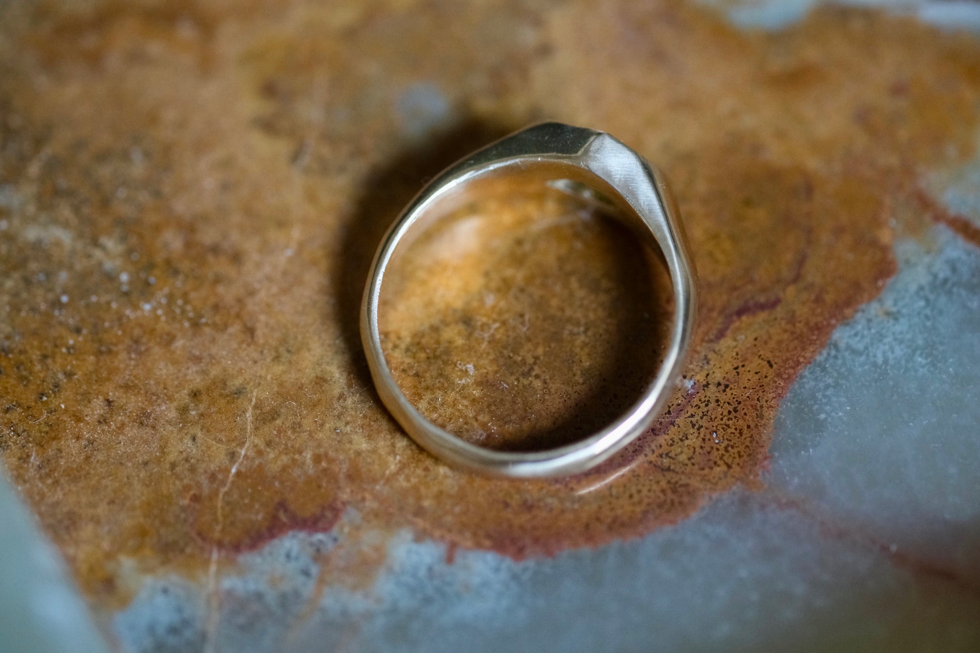 Bi-color sapphire signet (size 6.25)
