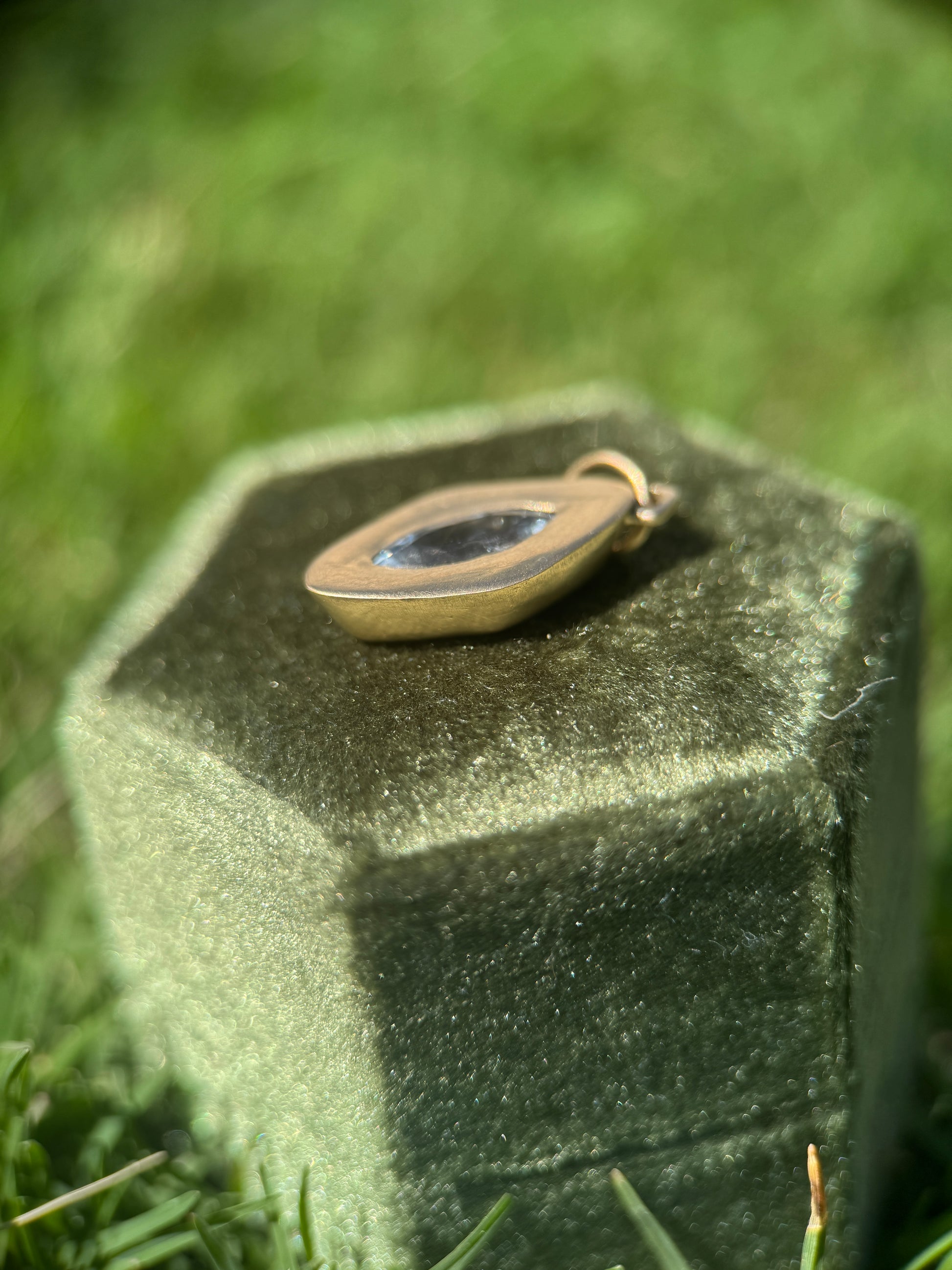 Marquise sapphire latera pendant