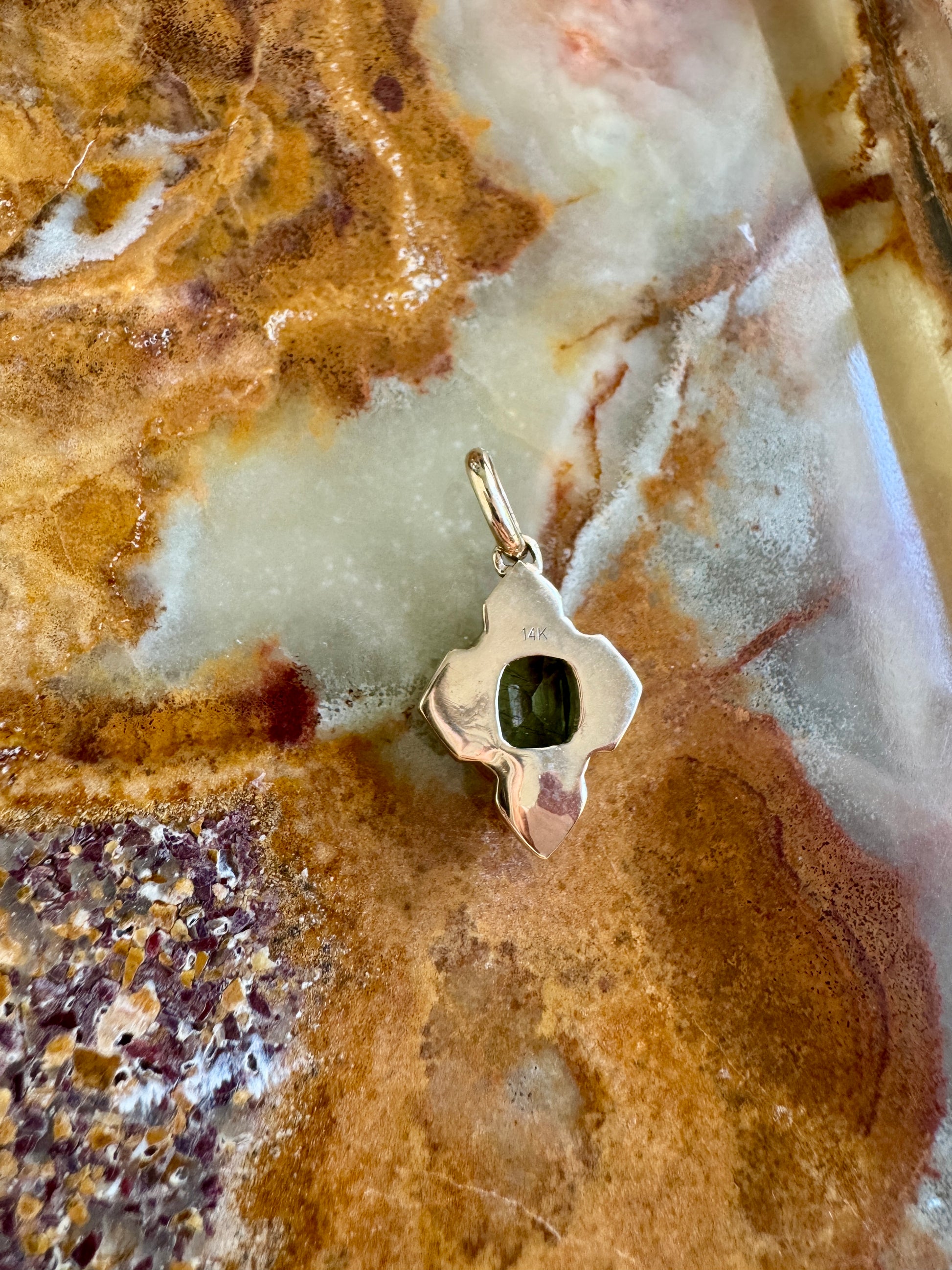 Petra pendant: peridot