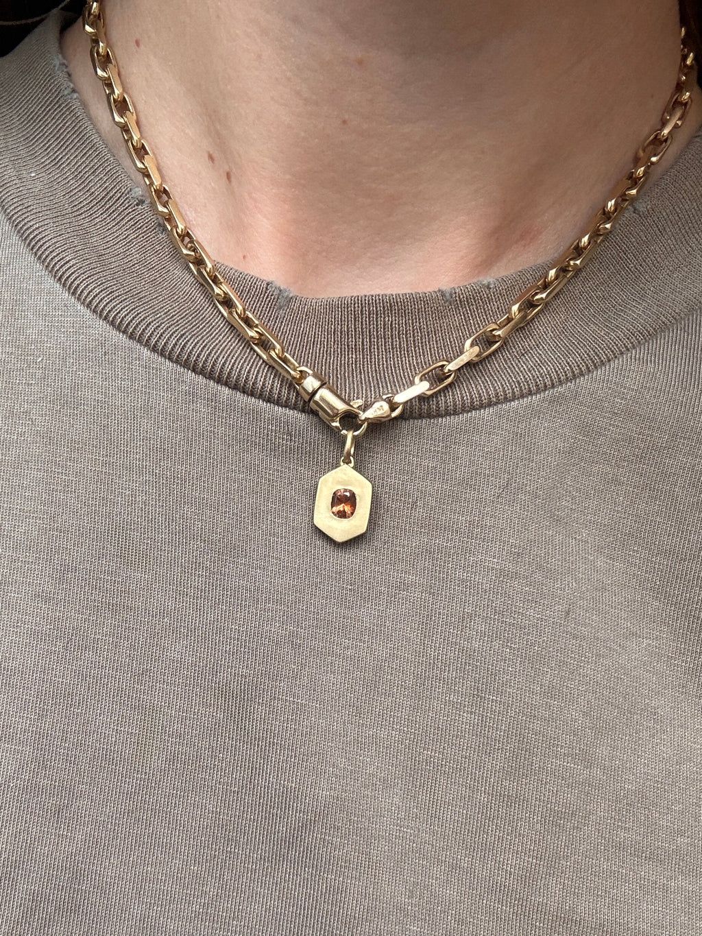 Eden pendant: Montana sapphire
