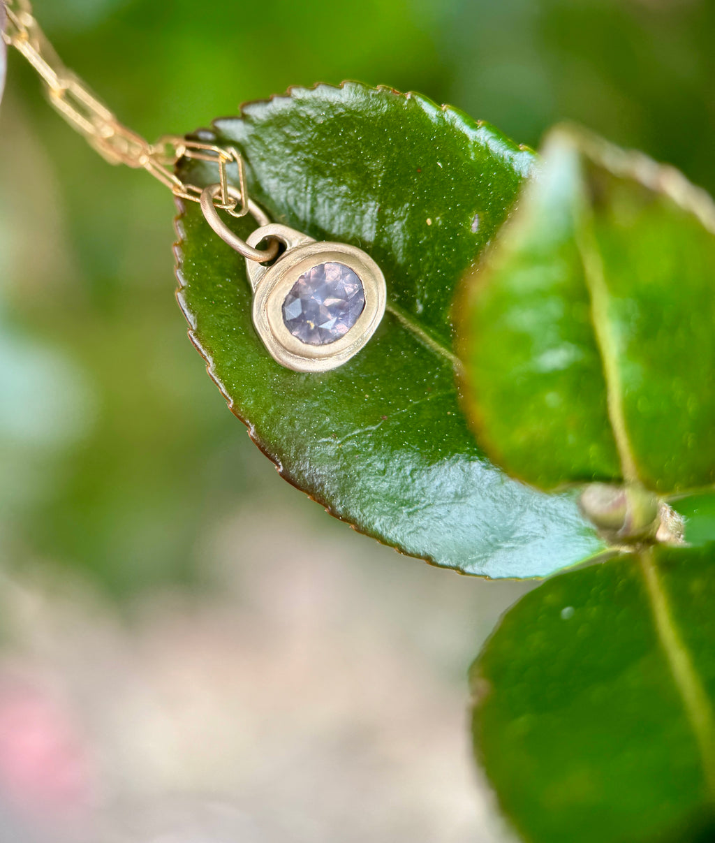 Opalescent silver sapphire lock