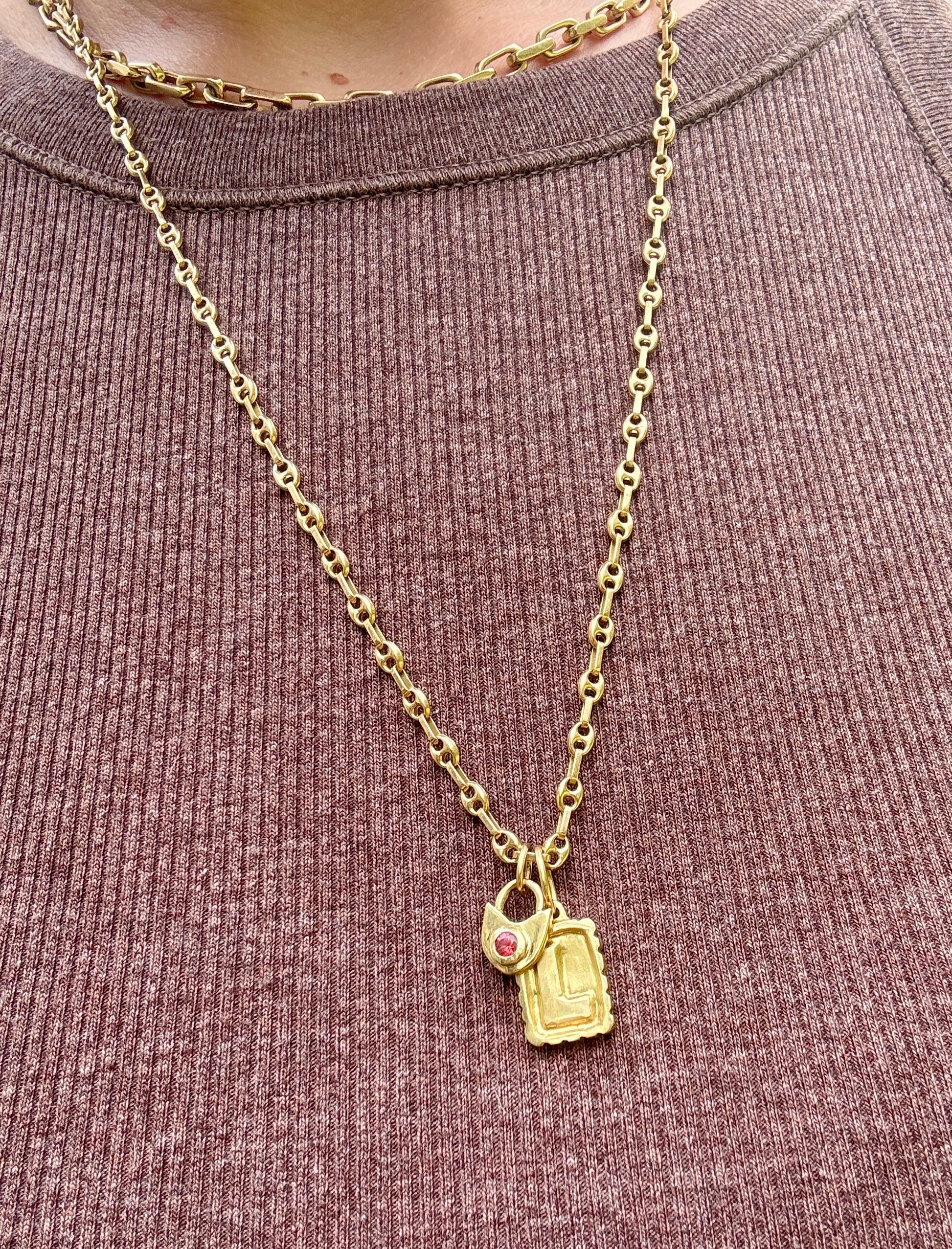 The keep charm: 18k Montana sapphire