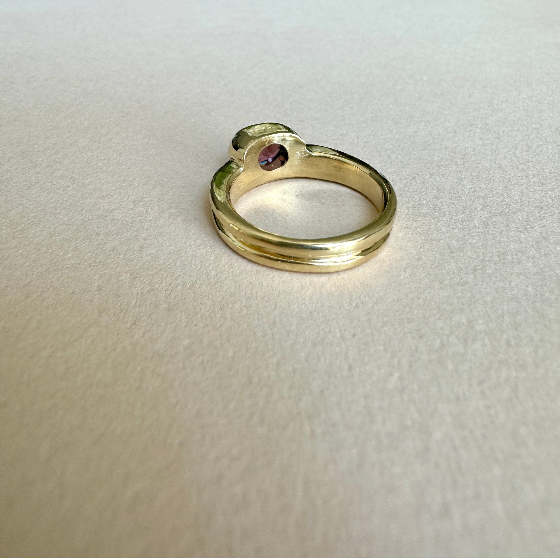 Eterna offset ring - Mellis Fine