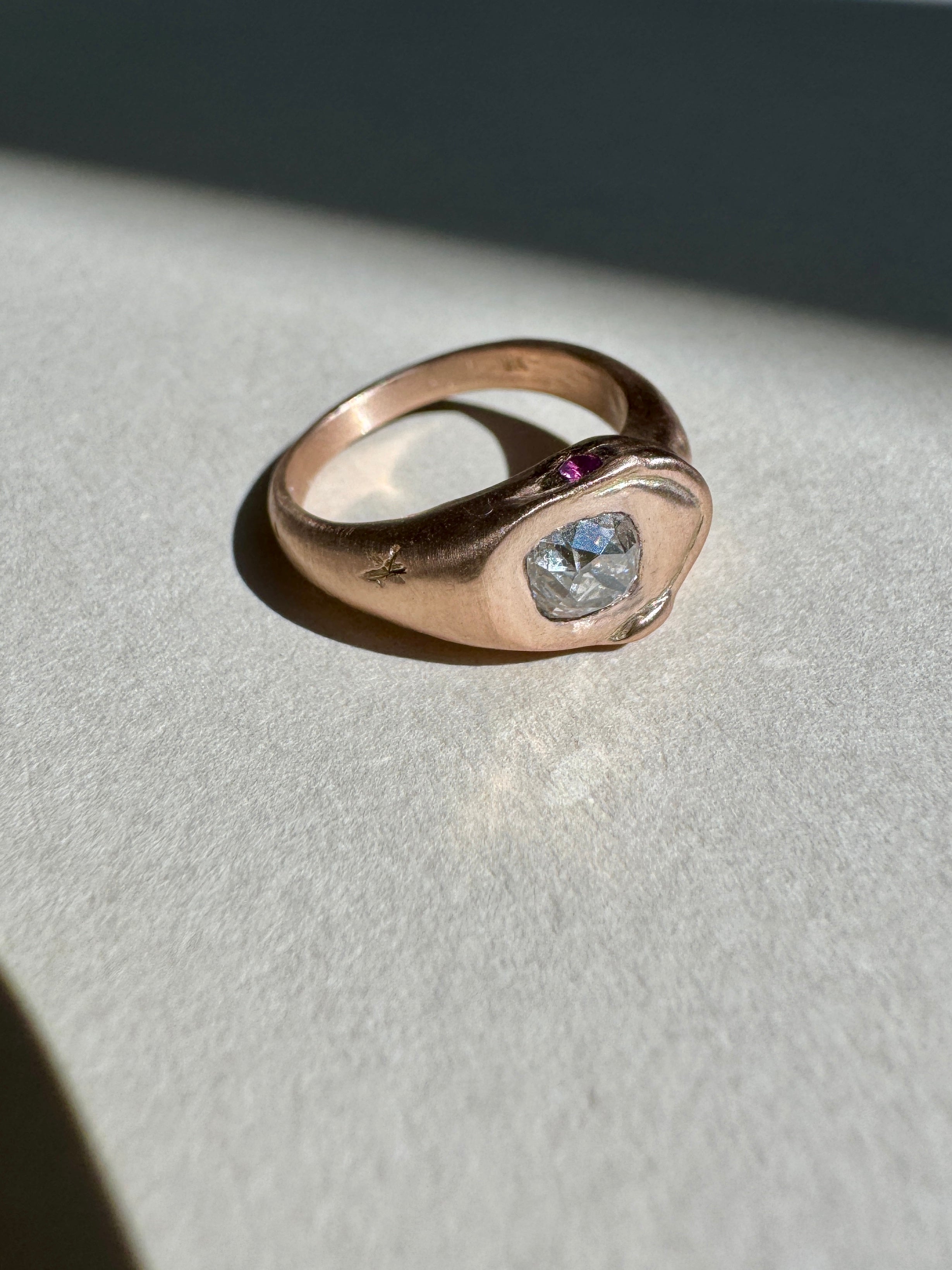 18k snake ring by Mellis fine jewelry 