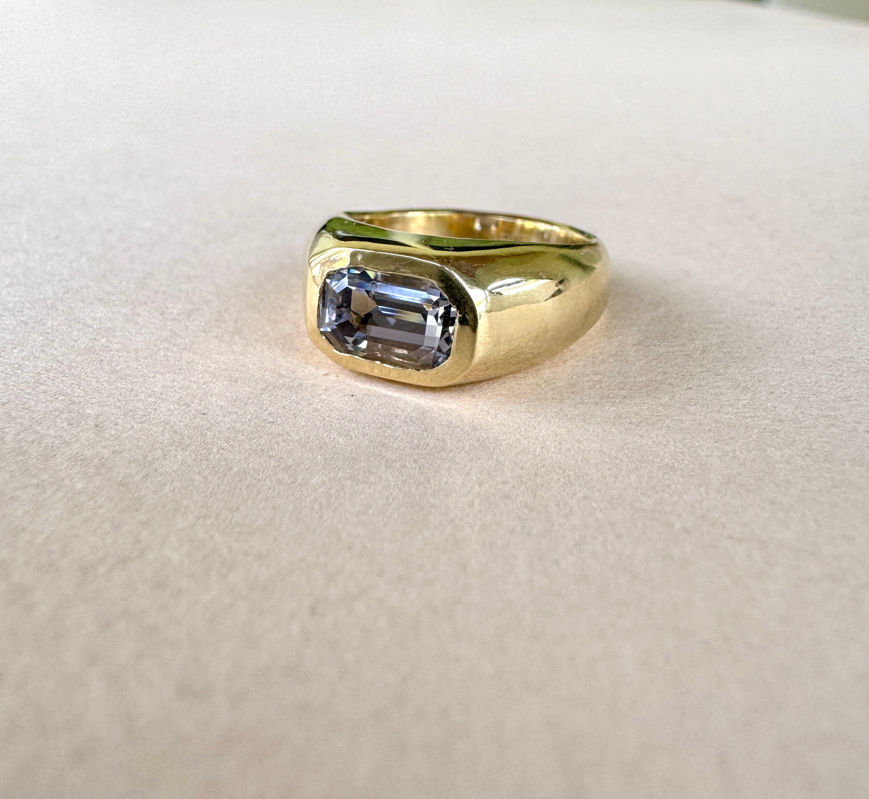 18k gold ring by mellis fine jewelry