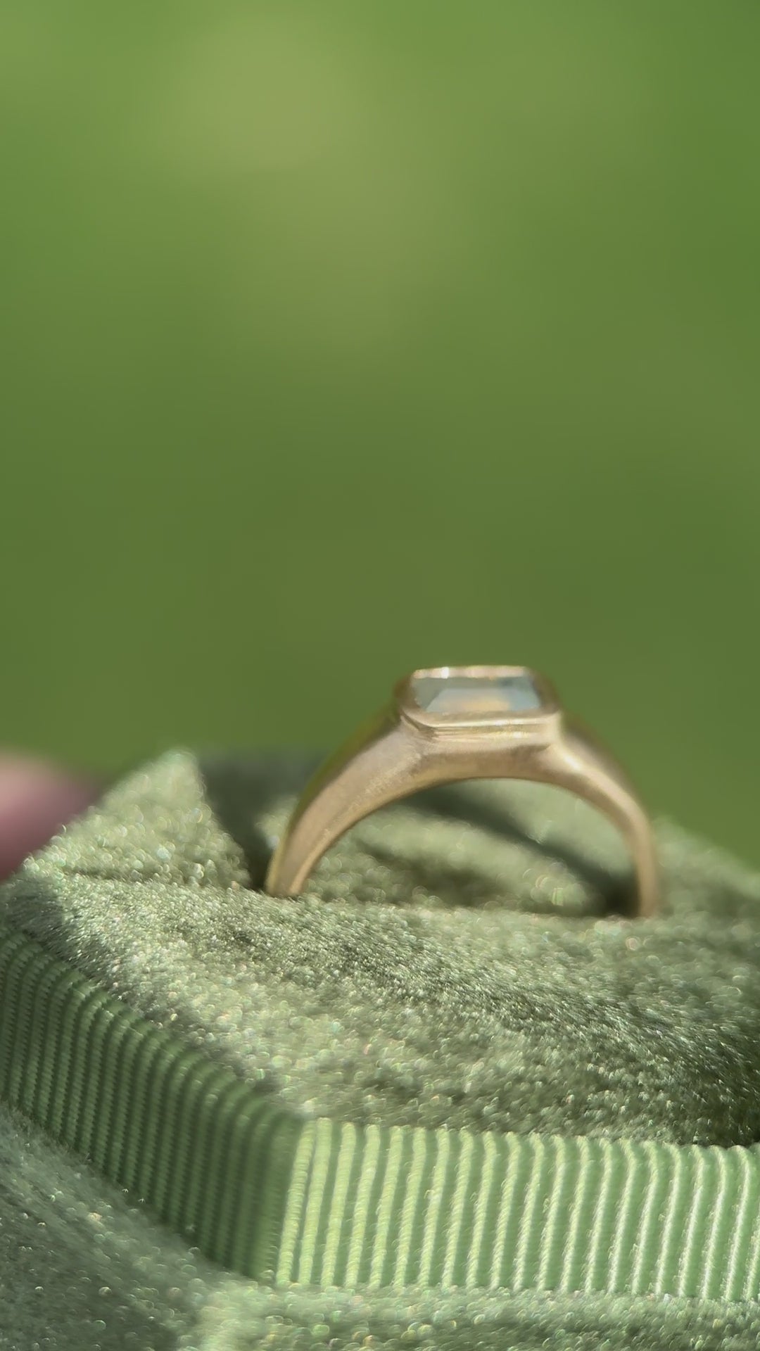Green opalescent sapphire signet (size 5.25)