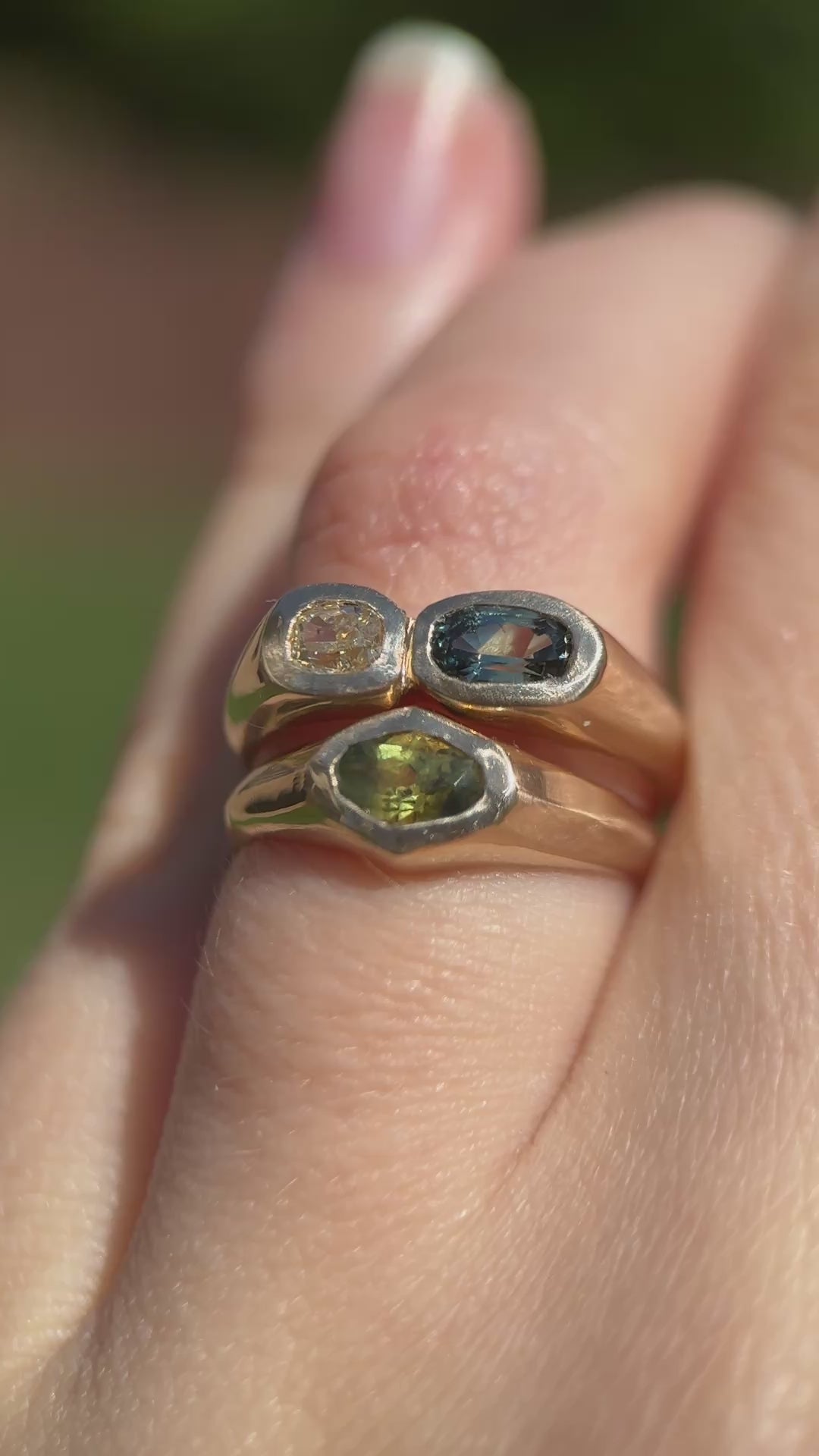 Bi-color sapphire signet (size 6.25)