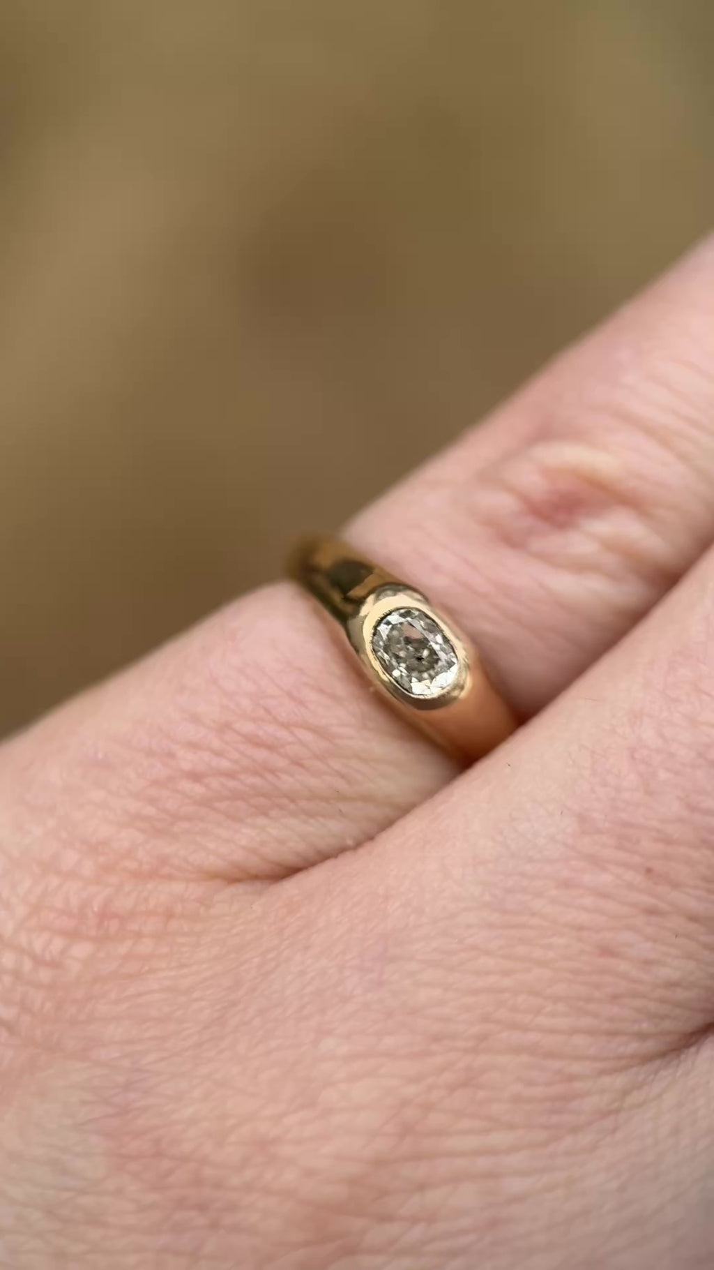 Cushion diamond signet (size 4.25)