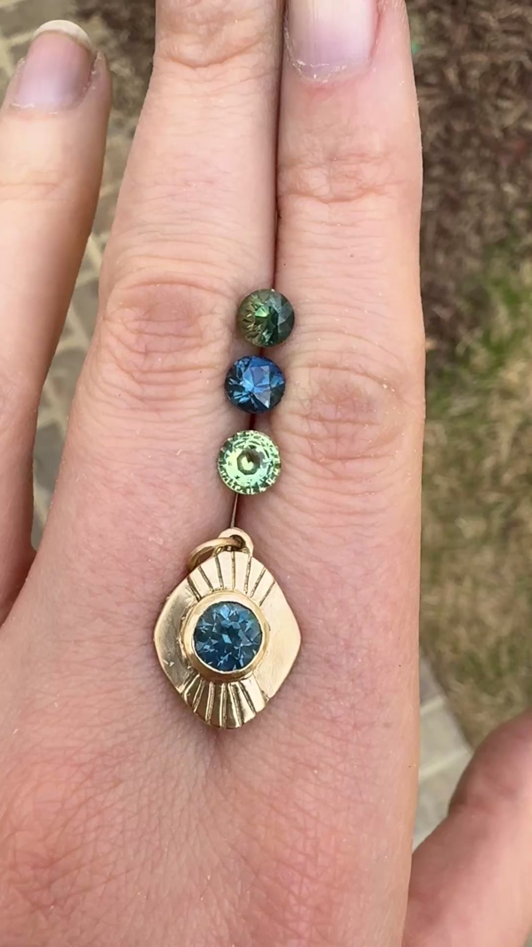 Sorelle II pendant