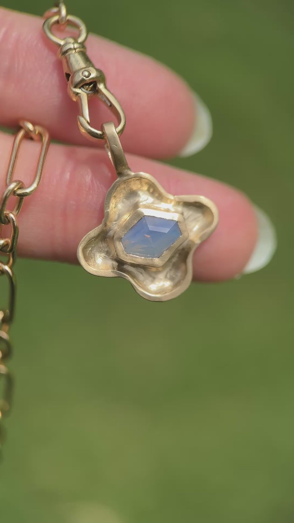 Cloud pendant: blue sapphire