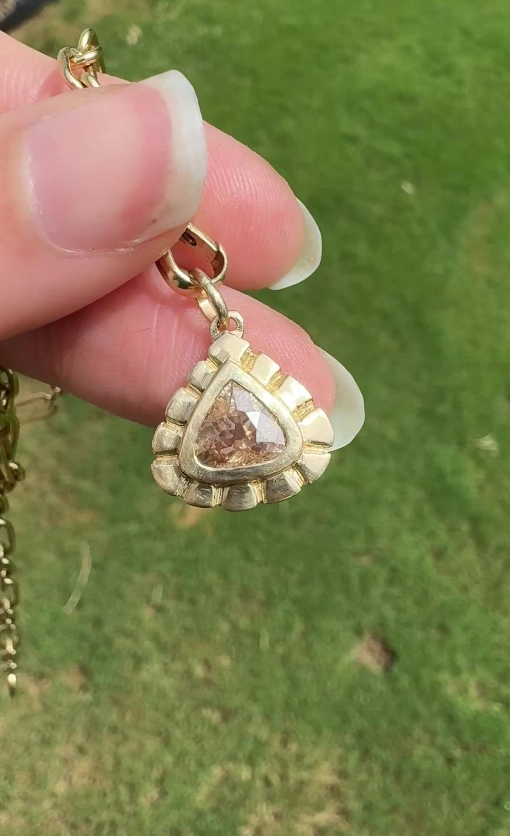 0.97ct trillion diamond fluted pendant