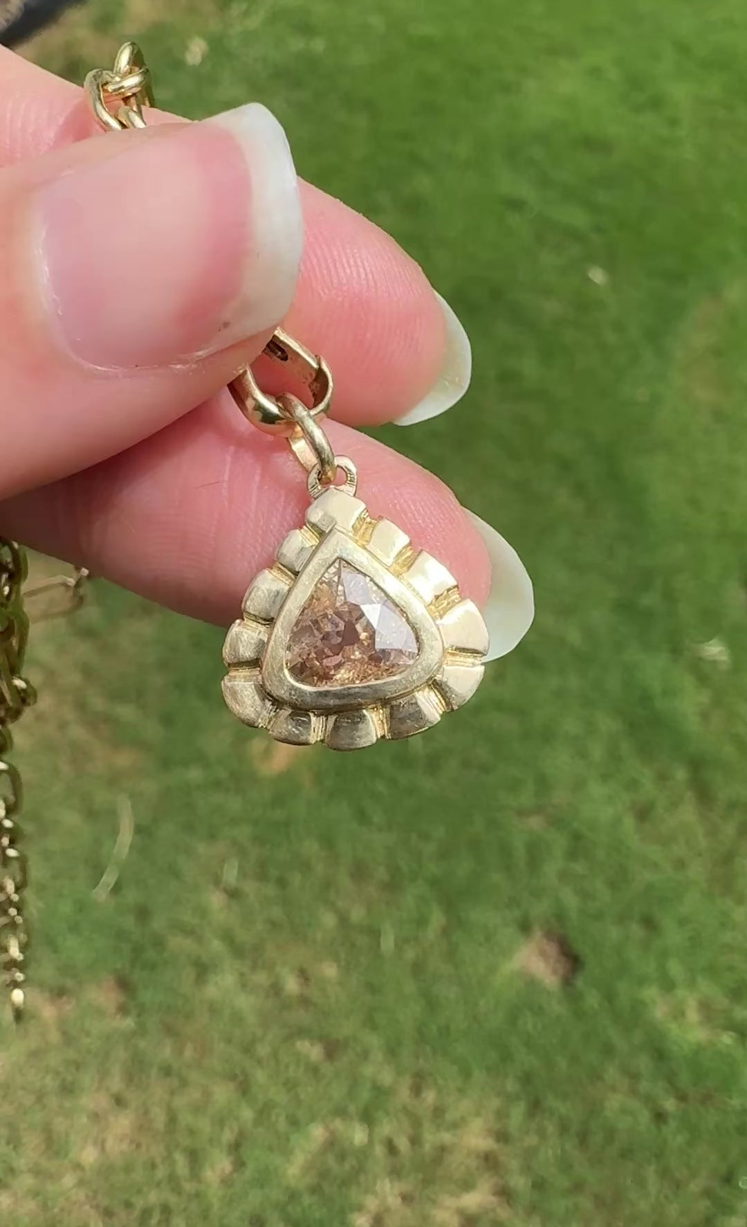 0.97ct trillion diamond fluted pendant