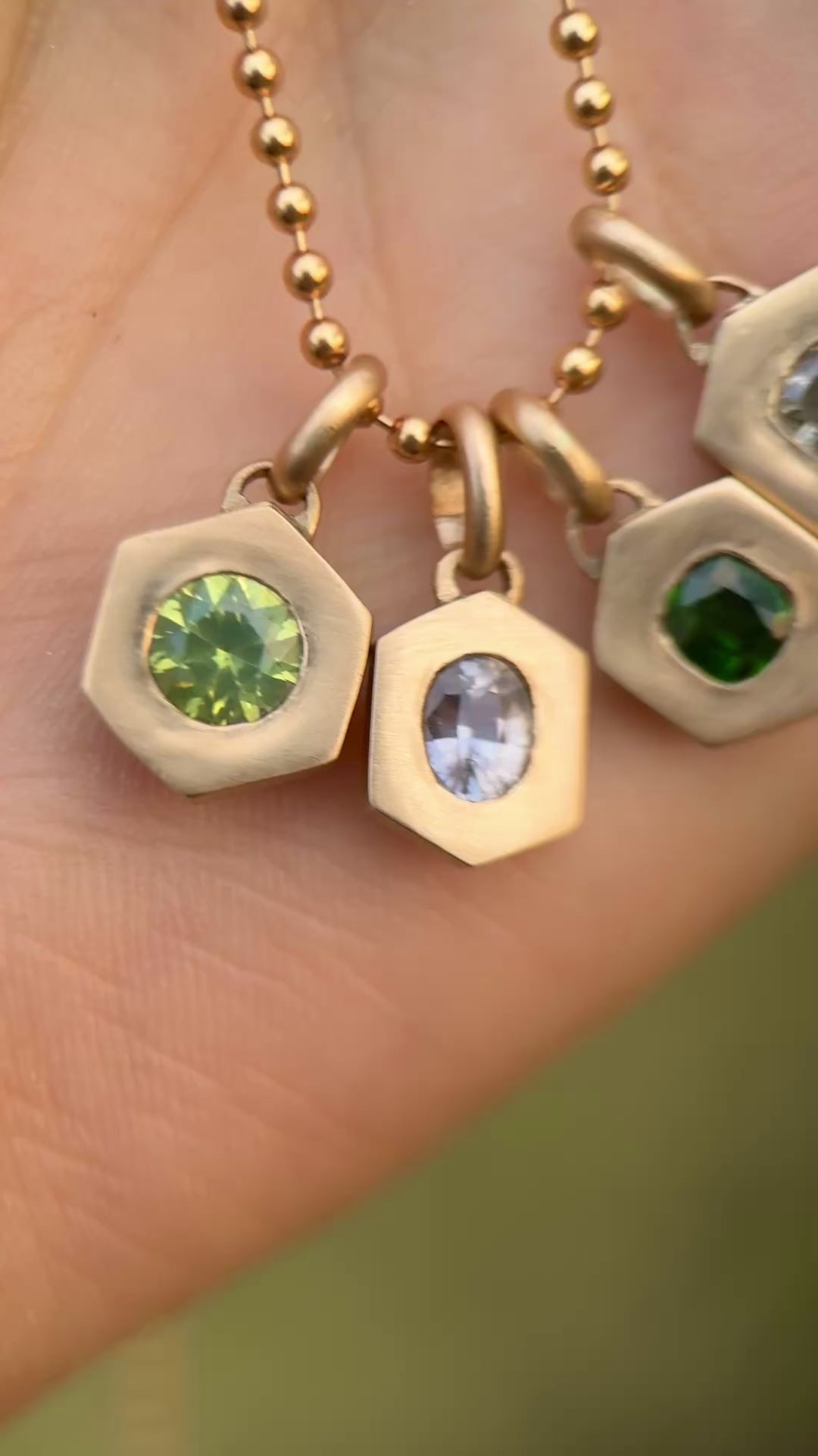 Eden pendant: Grey Diamond