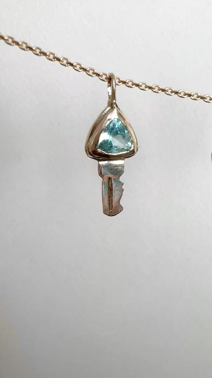 Key pendant: aquamarine